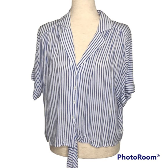 H&M Tops - H&M WOMENS TIE HEM BLOUSE SIZE LARGE WHITE/BLUE